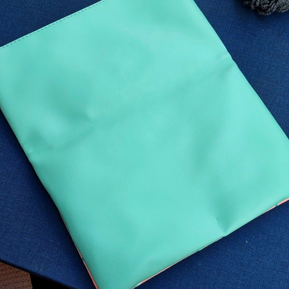 Rachael Pally Reversible Floral Clutch EUC - Picture 5 of 12